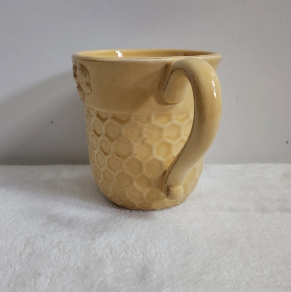 Boston International Bee Honeycomb Yellow Distressed Ceramic Cup Mug 14 Oz - Picture 3 of 10